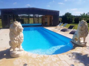 Villa de 5 chambres avec piscine privee sauna et jardin clos a Bernay